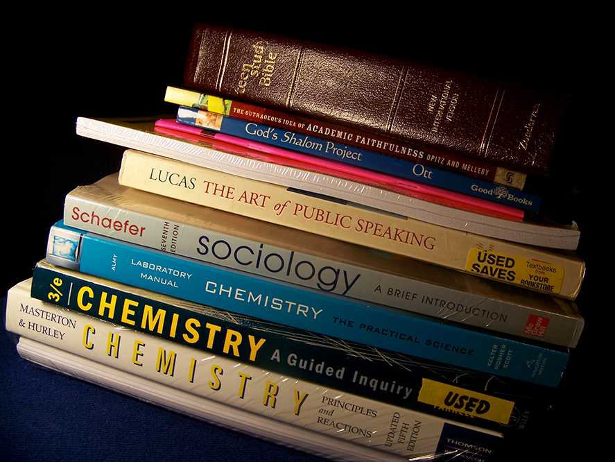 Buying textbooks can be an expensive endeavour. FreeP has some tips to help you. PHOTO COURTESY WOHNAI/ FLICKR