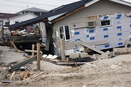 After Hurricane Sandy caused widespread destruction in New York, Boston Mayor Thomas Menino plans to work with various city departments toward better plans for disasters. PHOTO BY MICHAEL CUMMO/DAILY FREE PRESS STAFF