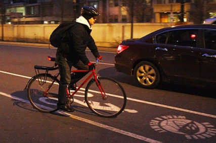 The city of Boston and Boston University are working together to increase bikers’ safety along Commonwealth Avenue. PHOTO BY SARAH FISHER/DAILY FREE PRESS STAFF