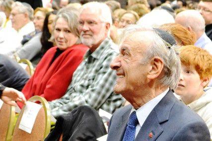 Elie Wiesel prepares to give his lecture "In Contemporary Writings: Open Heart" in the Metcalf Ballroom Nov. 19. 2013. PHOTO BY HEATHER GOLDIN/DAILY FREE PRESS STAFF 