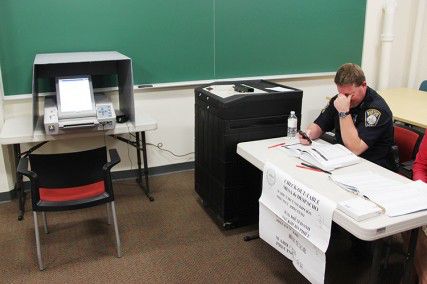 Students by and large do not have plans to vote on Tuesday’s historic mayoral election, despite multiple polling locations on campus. PHOTO BY ALEXANDRA WIMLEY/DAILY FREE PRESS STAFF