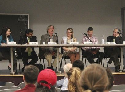 BU Net Impact, BU Energy Club and the International Business Club hosted a panel Wednesday night where speakers discussed the incorporation of positive social and environmental change into their careers and companies. PHOTO BY ANN SINGER/DAILY FREE PRESS STAFF