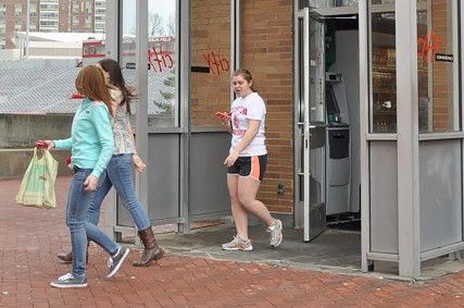 In conjunction with City Convenience at Sleeper Hall, Boston University Student Government is launching a trial program this month to reduce plastic bag use by giving students who choose to forego bags a 5 cent discount. PHOTO BY LAURA VERKYK/DAILY FREE PRESS STAFF