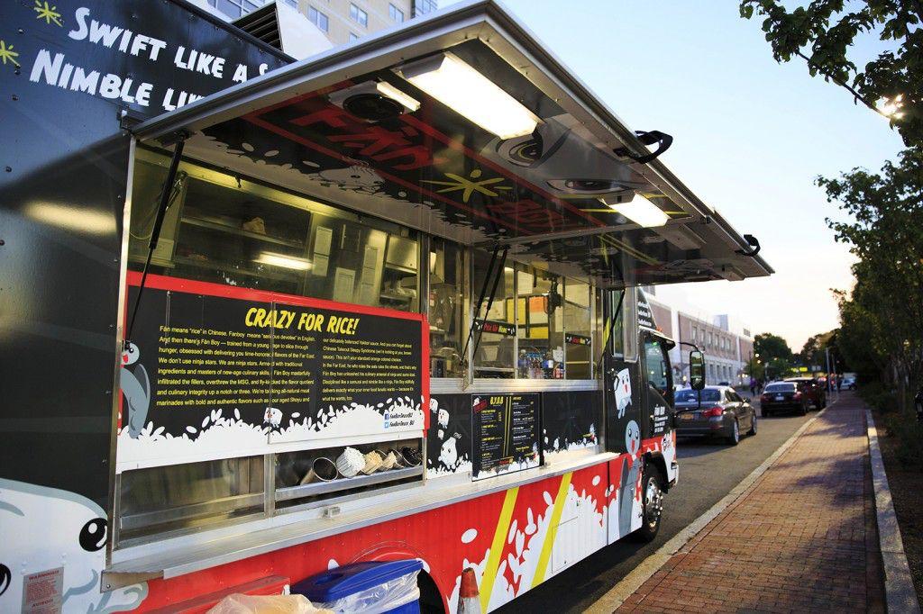 Fan Boy Food Truck is a new addition to the BU dining scene, serving Asian fusion food at three different locations on campus. PHOTO BY EVAN JONES/DAILY FREE PRESS CONTRIBUTOR