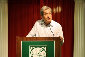 Robert Pinsky recites from his new book, Singing School: Learning to Write (and Read) Poetry by Studying with the Masters, during a discussion at the Boston University Barnes and Noble Wednesday. PHOTO BY BETSEY GOLDWASSER/DAILY FREE PRESS STAFF