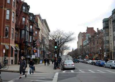 Dine Out Boston, formally known as Restaurant Week Boston, provides more opportunities for participating restaurants to structure their own menus, and allows for less expensive options for diners, including restaurants on Newbury Street. PHOTO BY FALON MORAN/DAILY FREE PRESS STAFF