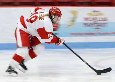 Freshman forward Rebecca Leslie was named Hockey East Rookie of the Month Thursday. PHOTO BY DANIEL GUAN/DAILY FREE PRESS STAFF