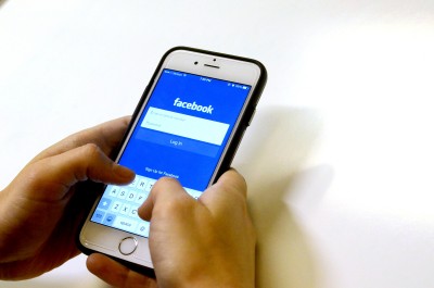 Studies conducted using social media may not produce accurate results about human behavior, researchers from McGill University and Carnegie Mellon University reported Friday. PHOTO ILLUSTRATION BY DANIEL GUAN/DAILY FREE PRESS STAFF