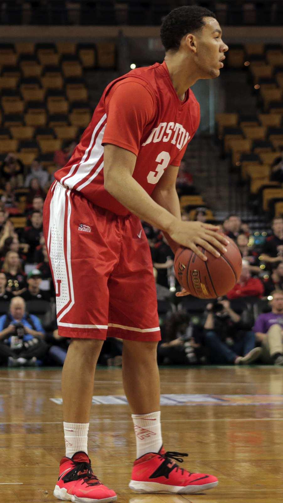 Sophomore guard Eric Fanning scored a career-high 17 points Saturday against Saint Peter's. PHOTO BY JUSTIN HAWK/DAILY FREE PRESS STAFF