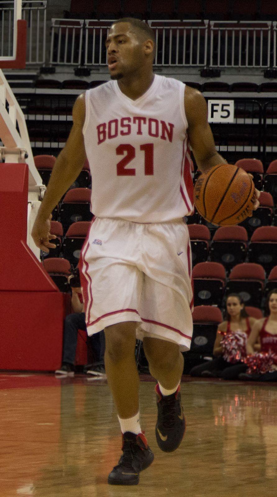 Stellar second-half key in men’s basketball’s victory over Loyola