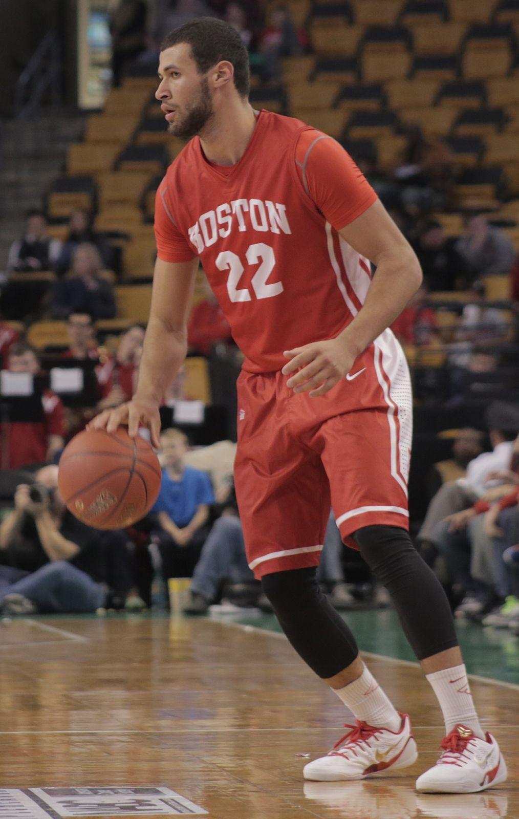 Men’s basketball team drops tight contest to Patriot League-leading Colgate