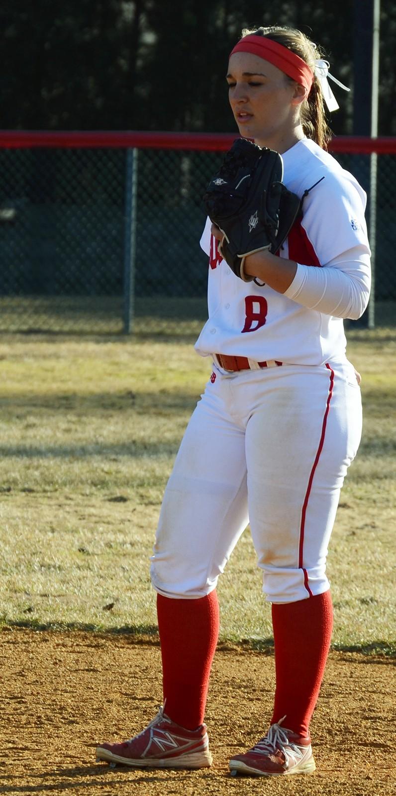Softball drops two of three in weekend series with Holy Cross