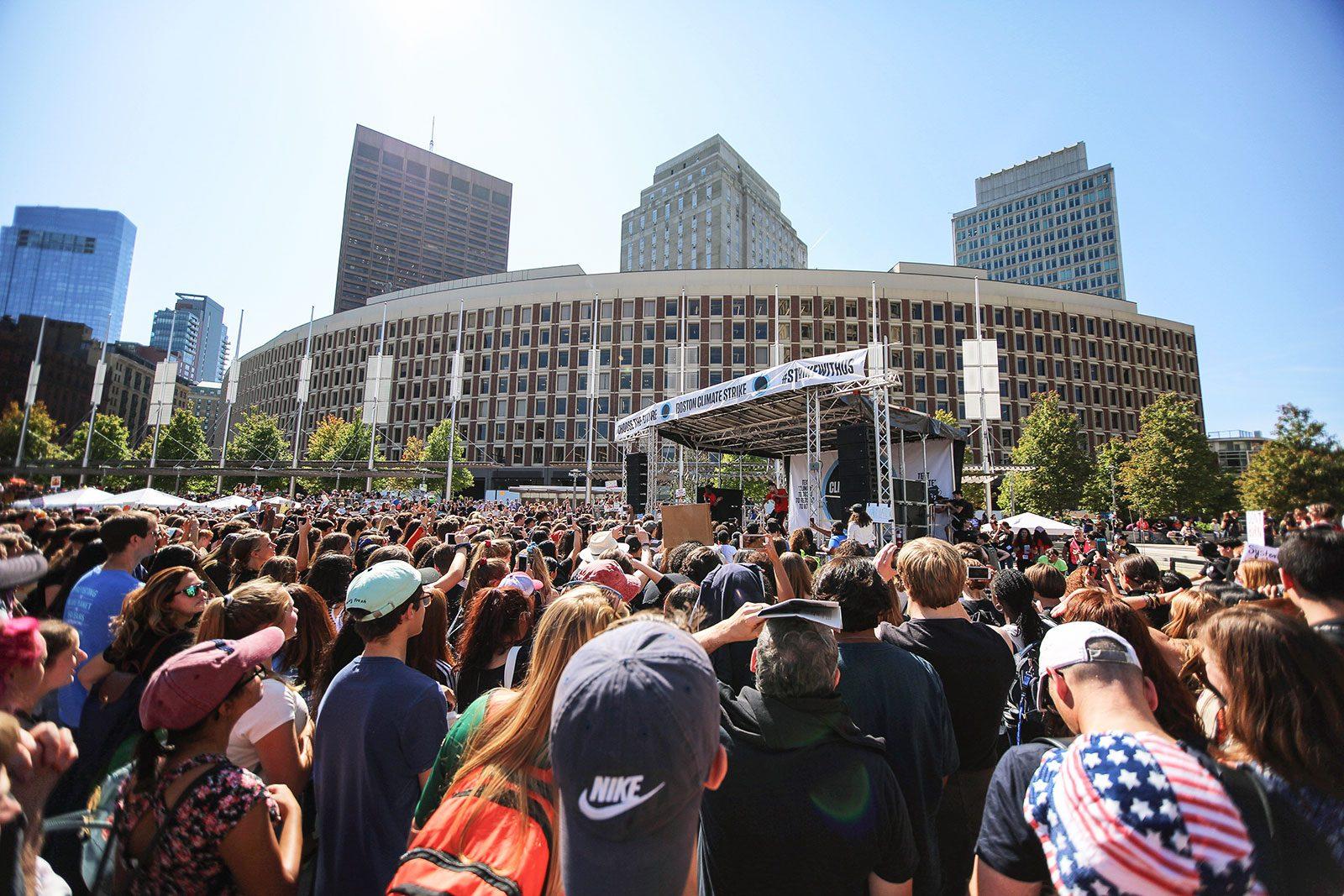 Thousands of Boston area residents amassed in City Hall Plaza on Friday to take part in the Massachusetts Climate Strike to protest climate change. This event was one climate strike of hundreds happening globally in a youth-led movement inspired by Greta Thunberg. ANH NGUYEN/ DAILY FREE PRESS STAFF