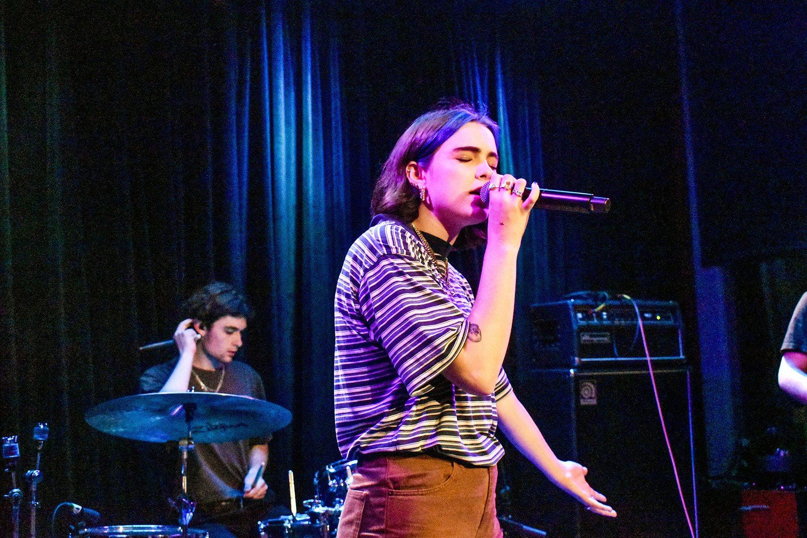 New Zealand pop singer BENEE performs in the Red Room at Cafe 939 on Tuesday night. LAURYN ALLEN/ DAILY FREE PRESS STAFF
