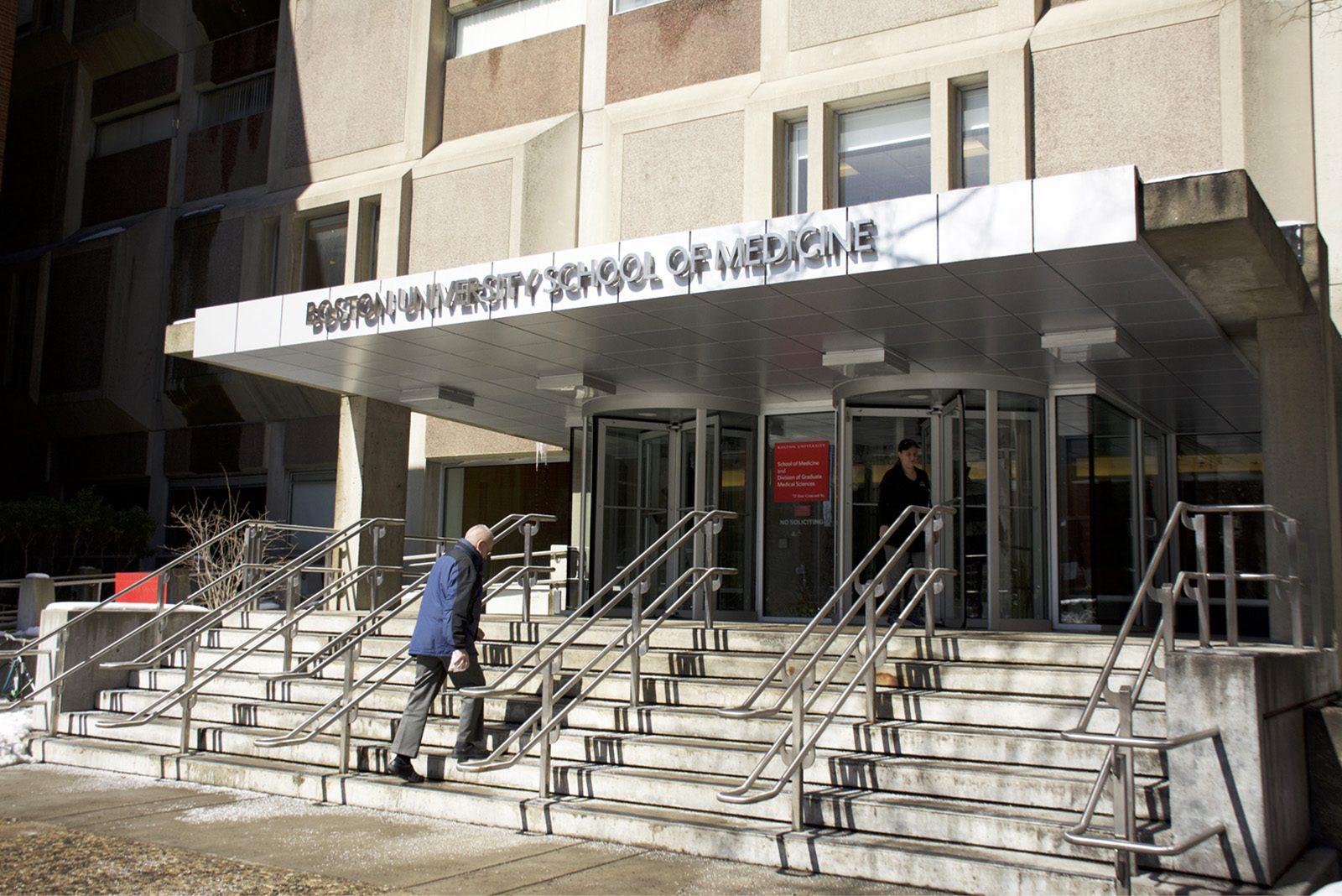 Boston University faculty and local officials gather at a meeting on March 6 to discuss the construction of the BU Medical Campus’ National Emerging Infectious Diseases Laboratories. PHOTO JINGYI LIN/ DAILY FREE PRESS STAFF