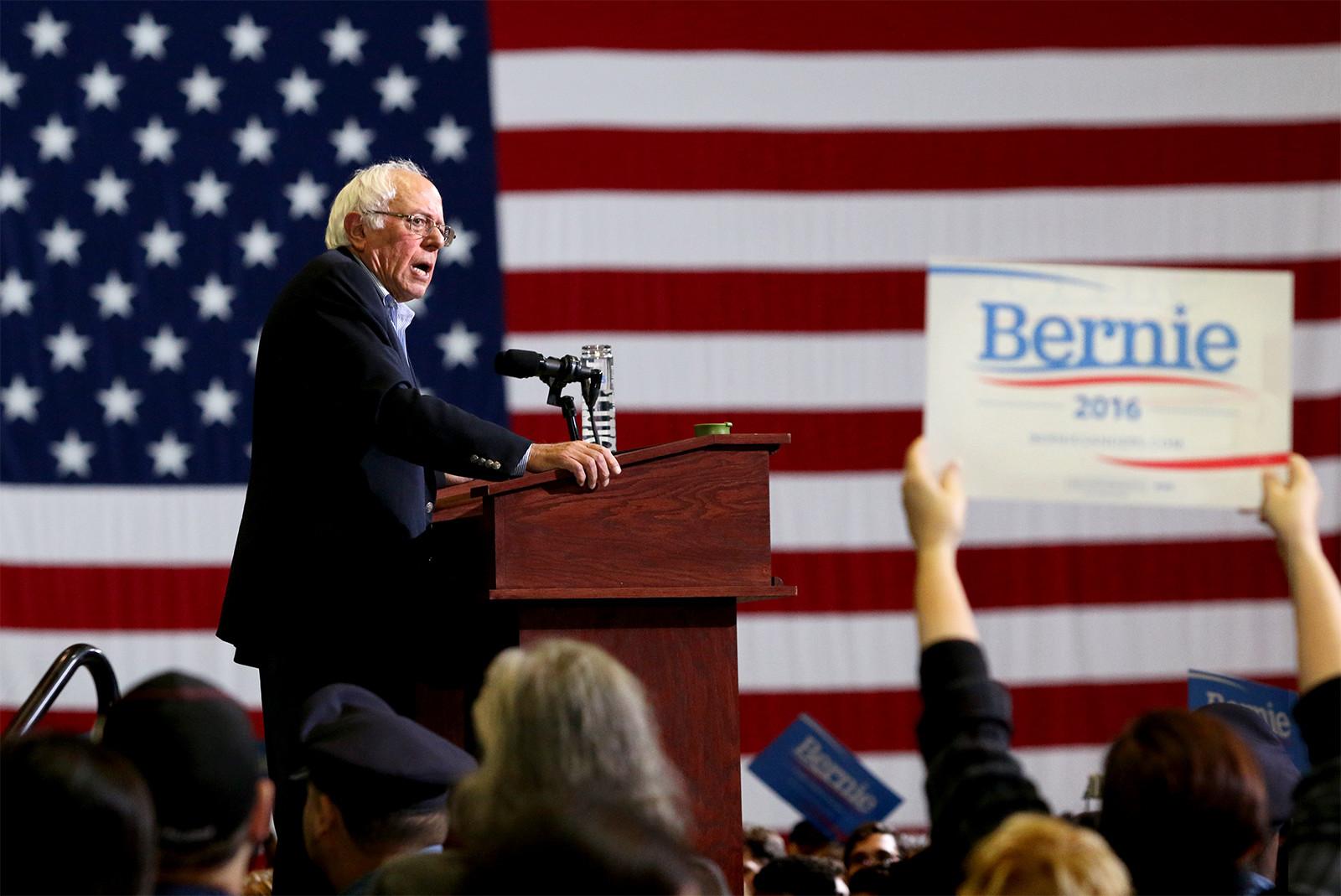 Thousands flock to rally with Bernie Sanders