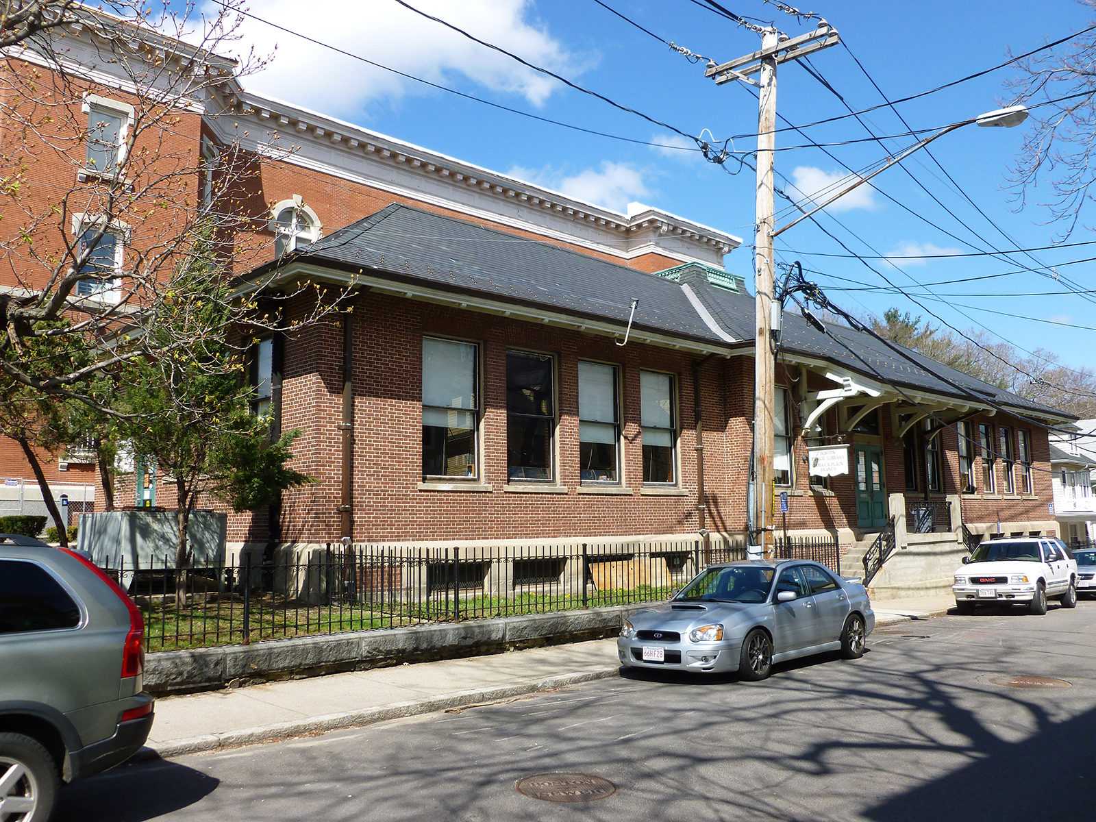 One of the workshops that many women claim have helped them secure higher salaries, “Gaining Ground on Equal Pay: Empowering Boston’s Women Through Salary Negotiation Workshops,” was held Thursday evening at the Jamaica Plain Branch Library. PHOTO COURTESY WIKIMEDIA COMMONS
