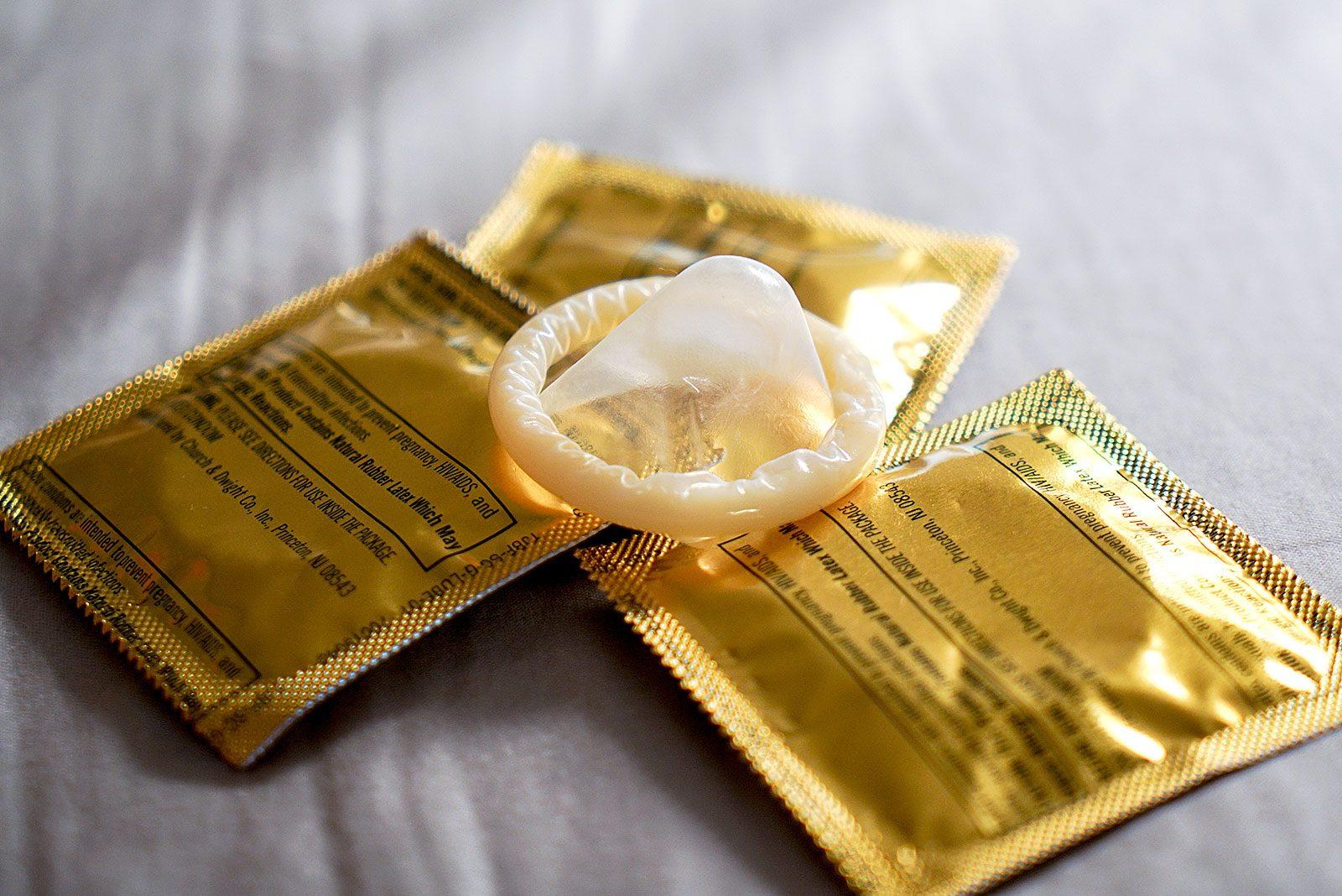 New self-lubricating condoms developed by Boston University professors could help people avert unplanned pregnancies and sexually transmitted diseases. ILLUSTRATION BY SERENA YU/ DAILY FREE PRESS STAFF