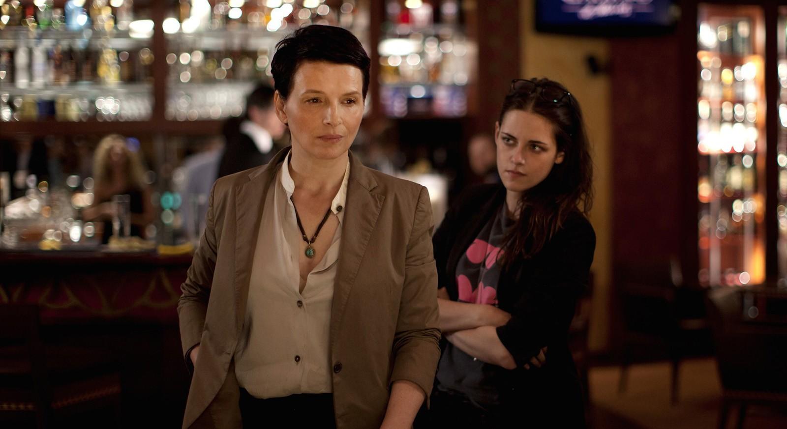(From left) Juliette Binoche (Maria Enders) and Kristen Stewart (Valentine) in Olivier Assayas’ “Clouds of Sils Maria.” PHOTO BY CAROLE BETHUEL/COURTESY OF CG CINEMA
 