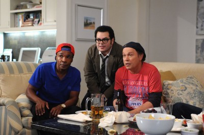 (From left) Sugar Ray Leonard, Josh Gad and Billy Crystal star in “The Comedians,” a comedy series premiering Friday. PHOTO COURTESY OF FX