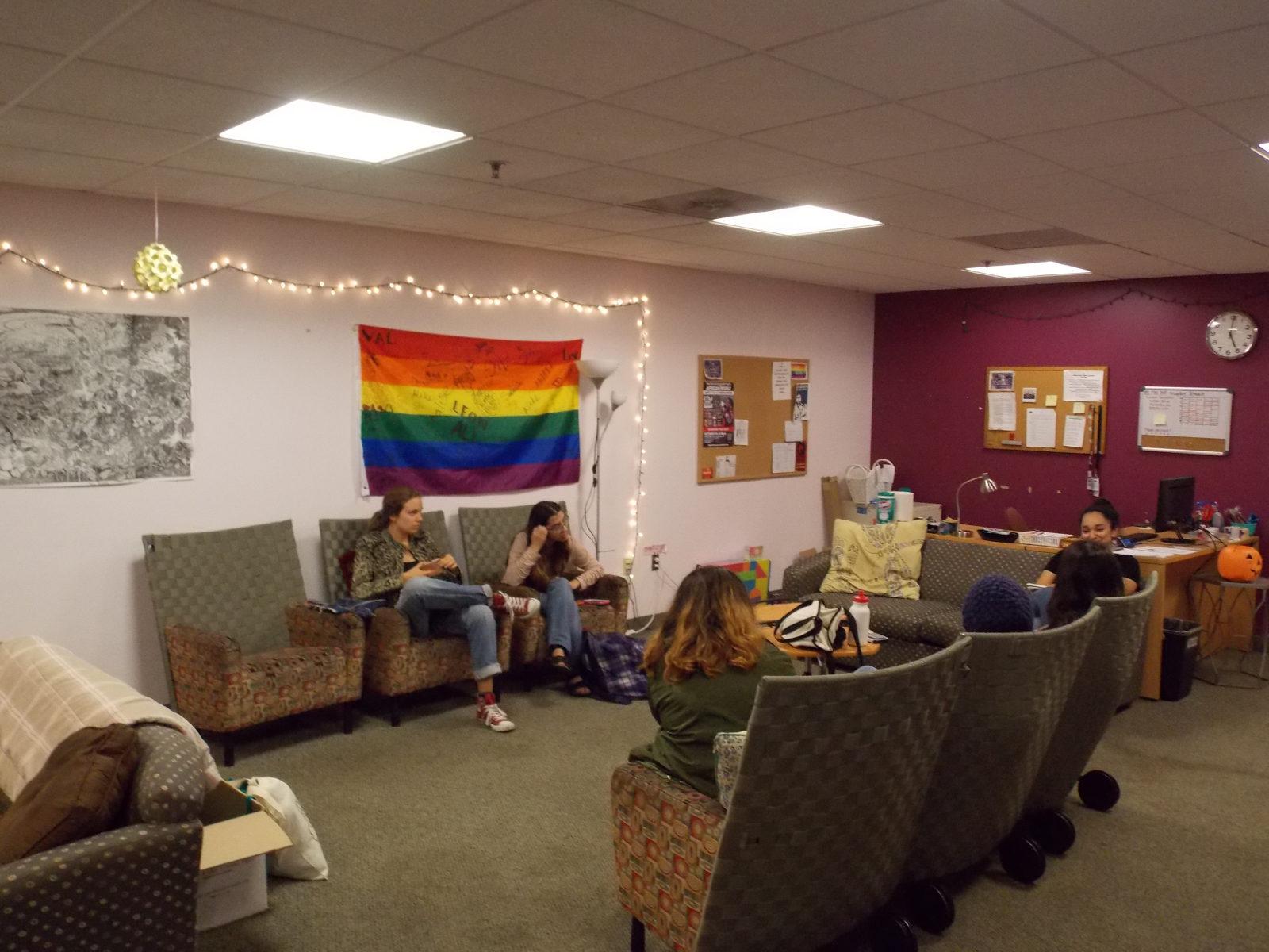 Students sit in Boston University's Center for Gender and Sexuality. A 2018 Massachusetts ballot question will determine whether to repeal a law prohibiting gender discrimination. PHOTO BY ELIZA SHAW/ DAILY FREE PRESS STAFF