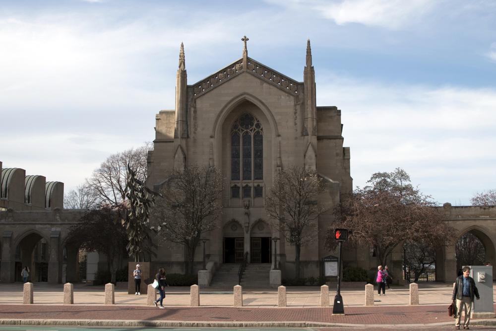 Boston University’s Marsh Plaza. BU continues to offer little flexibility to faculty who oppose teaching in-person classes in the Fall. VIOLET GIDDINGS/DFP FILE