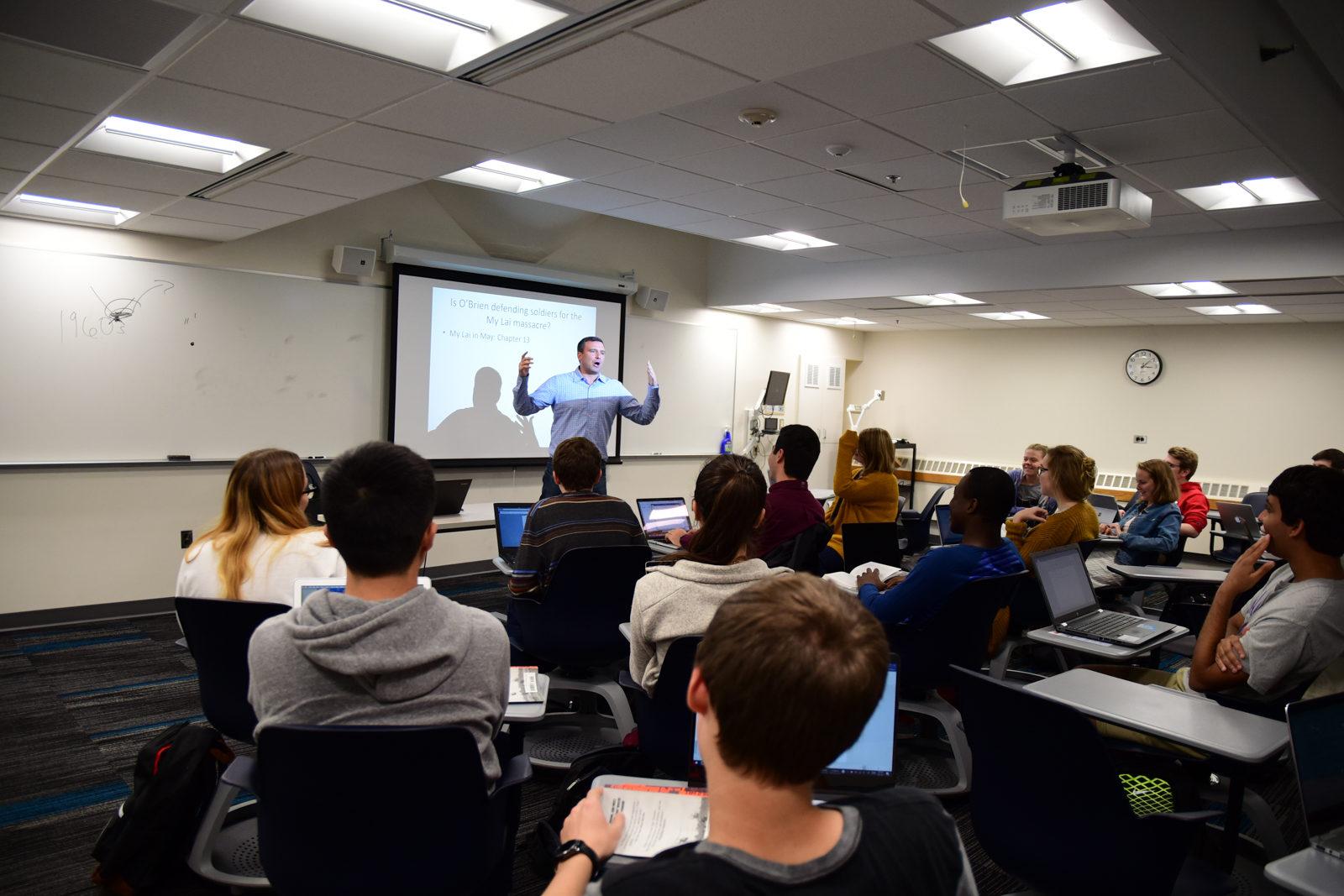 The National Survey of Student Engagement reports that college students share more about their own experiences than learn about other students’ cultures. PHOTO BY CHLOE GRINBERG/ DAILY FREE PRESS STAFF
