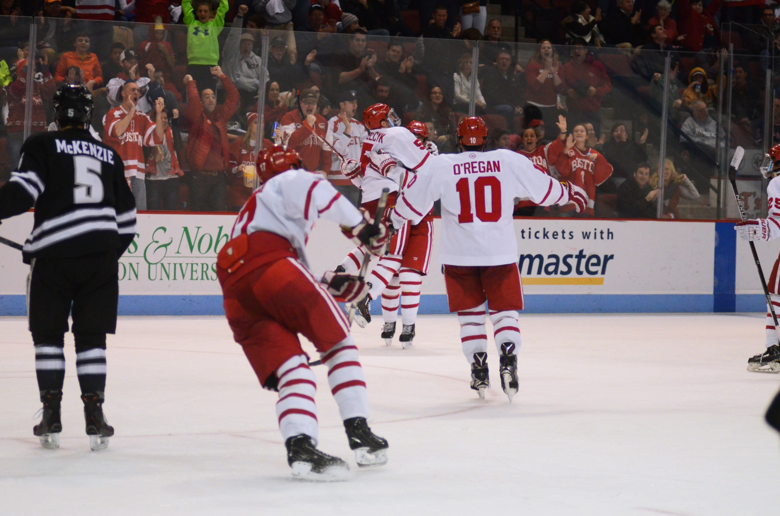 No. 11 men's hockey ties No. 1 Providence for second straight game