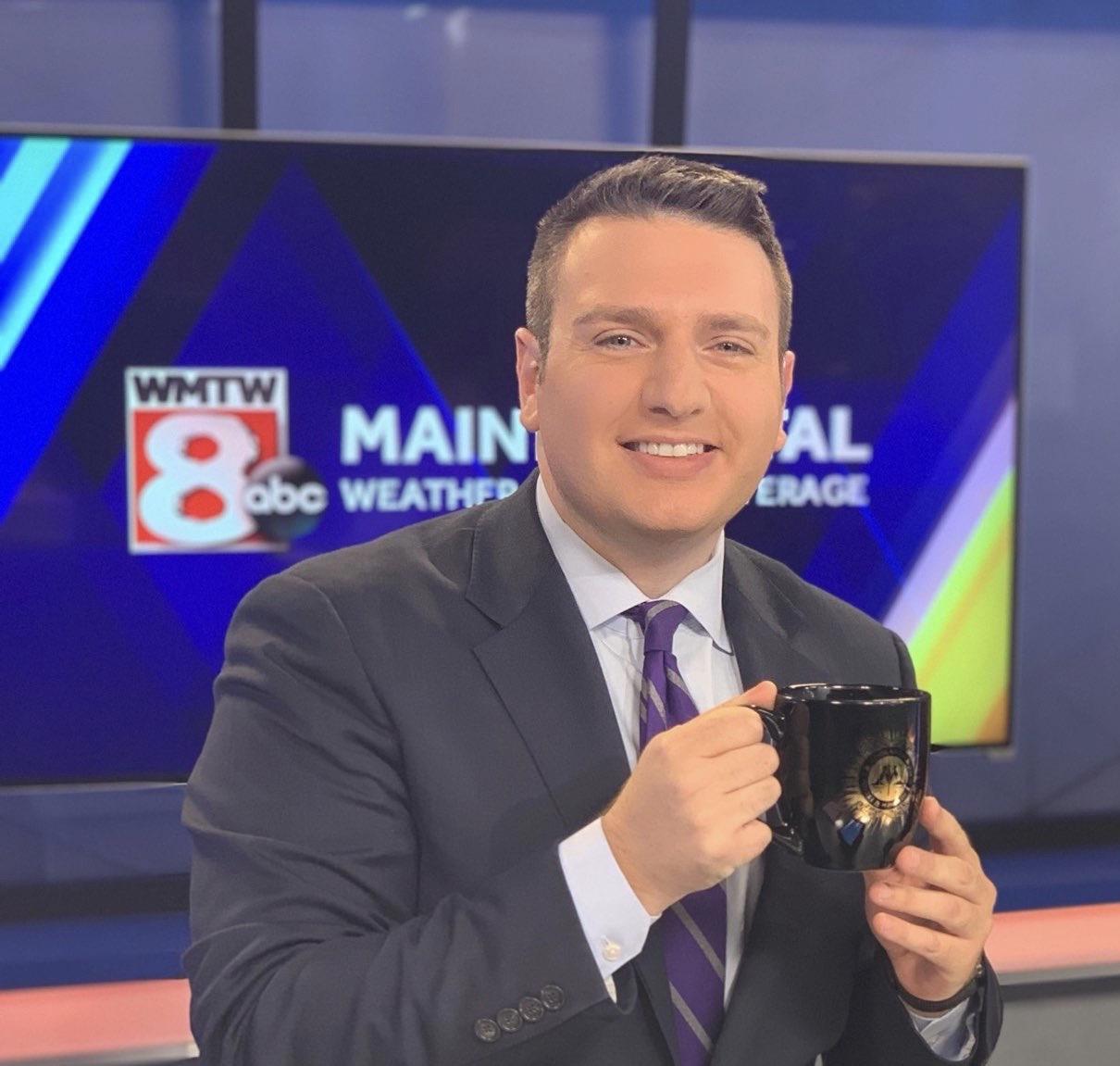Broadcast journalist and Boston University alumnus David Charns has created Coronavirus Daily, a series of one-minute videos condensing daily coronavirus news, in order to condense what may be overwhelming information in a way that’s easy to consume. COURTESY DAVID CHARNS