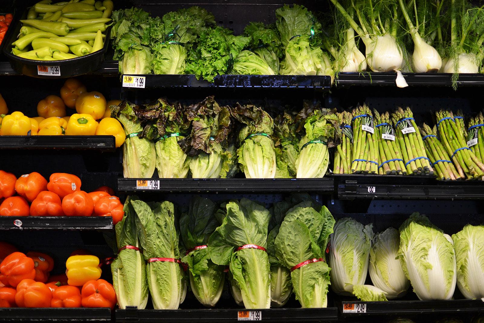 Nutrition experts recommend people plan their grocery shopping lists ahead of time and stock up on nutrient-rich foods, such as fruits and vegetables, to bolster their immune systems amidst the coronavirus. CHLOE GRINBERG/ DFP FILE