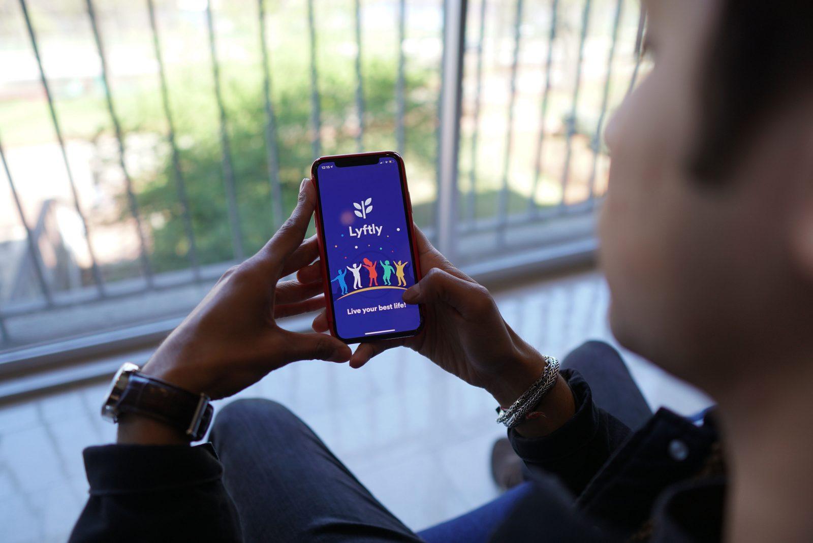 A Boston University student works as an ambassador for Lyftly, a new app that promotes discussion about mental health among college-aged students. SOPHIE PARK/ DFP STAFF
