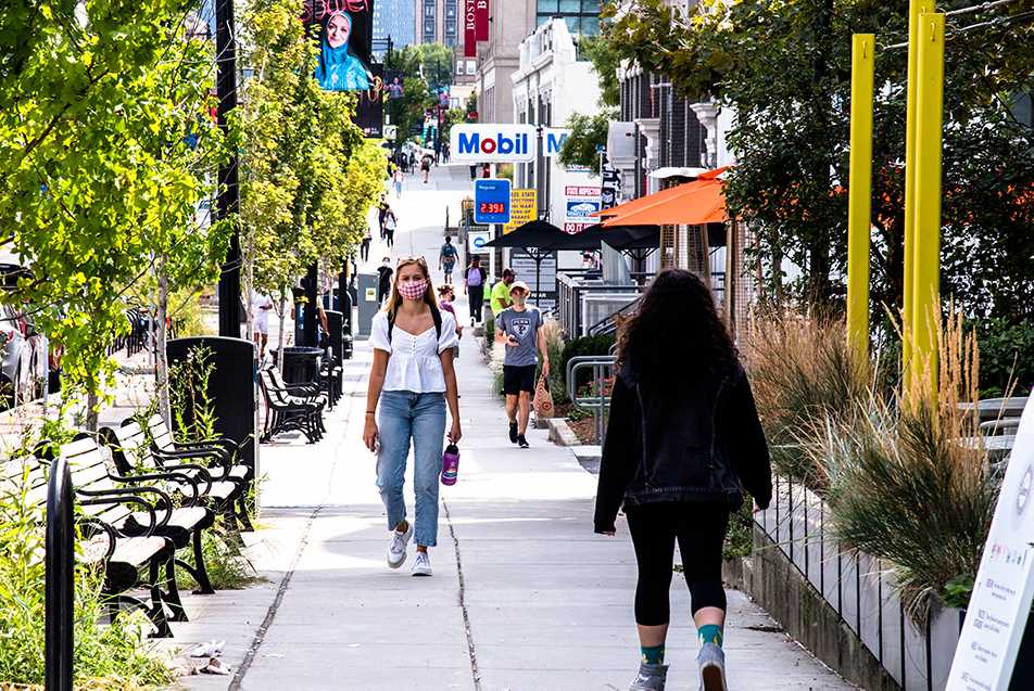 Boston residents say the return of students to the city was more manageable than anticipated. ANRAN XIE/ DAILY FREE PRESS STAFF