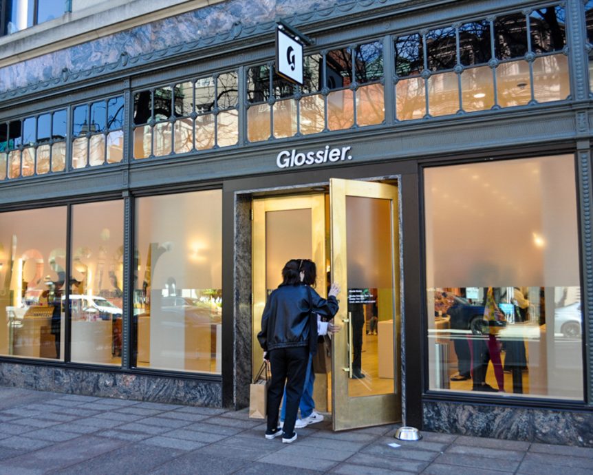 Glossier Boston opens its doors on Newbury Street The Daily Free Press