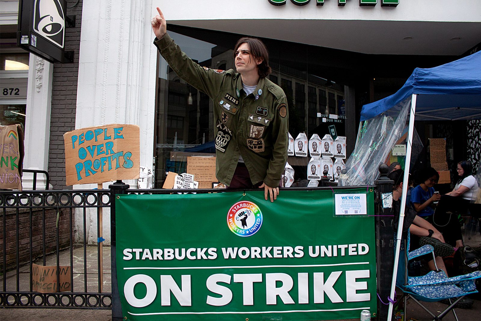 BU Students rally behind Brookline Starbucks strike as the semester