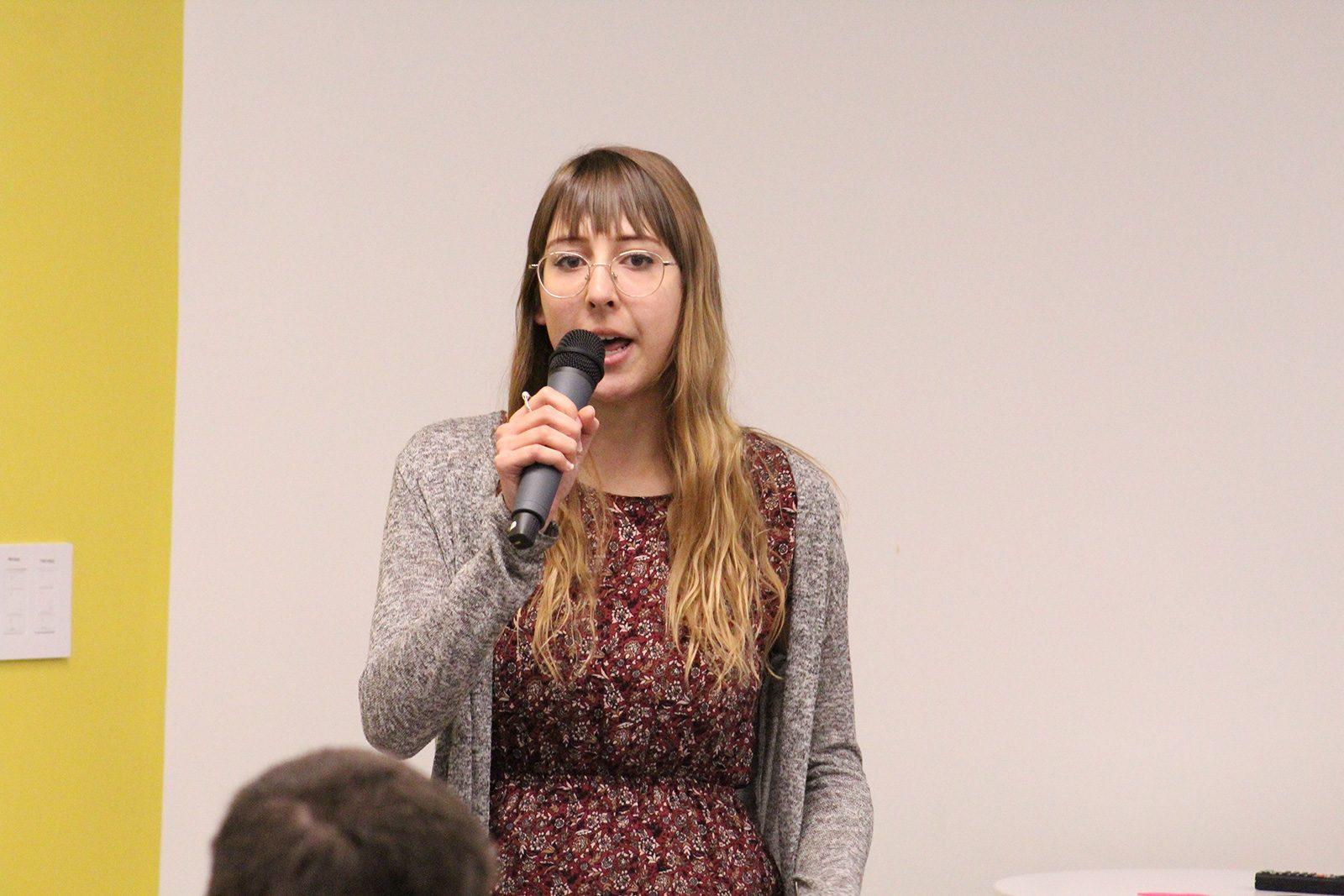 A speaker at Innovate@BU’s Idea Nights takes the stage in the BUild Lab. These monthly open-mic events aim to generate constructive feedback for a range of students’ ideas. COURTESY OF AHLEA ISABELLA