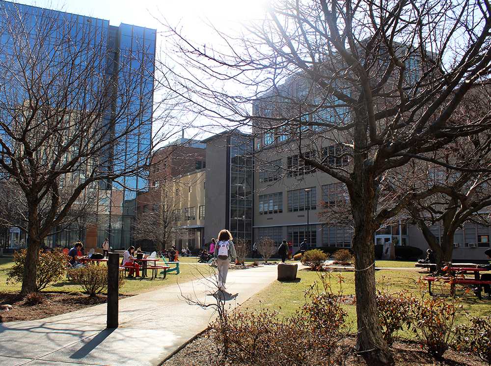 Boston University students enjoy the warm weather on the College of Communication lawn. The U.S. Senate passed the Sunshine Protection Act on March 15 and the bill now awaits the decision of the House of Representatives. If passed, Daylight Saving Time will be permanent. AMANDA CUCCINIELLO/DFP STAFF