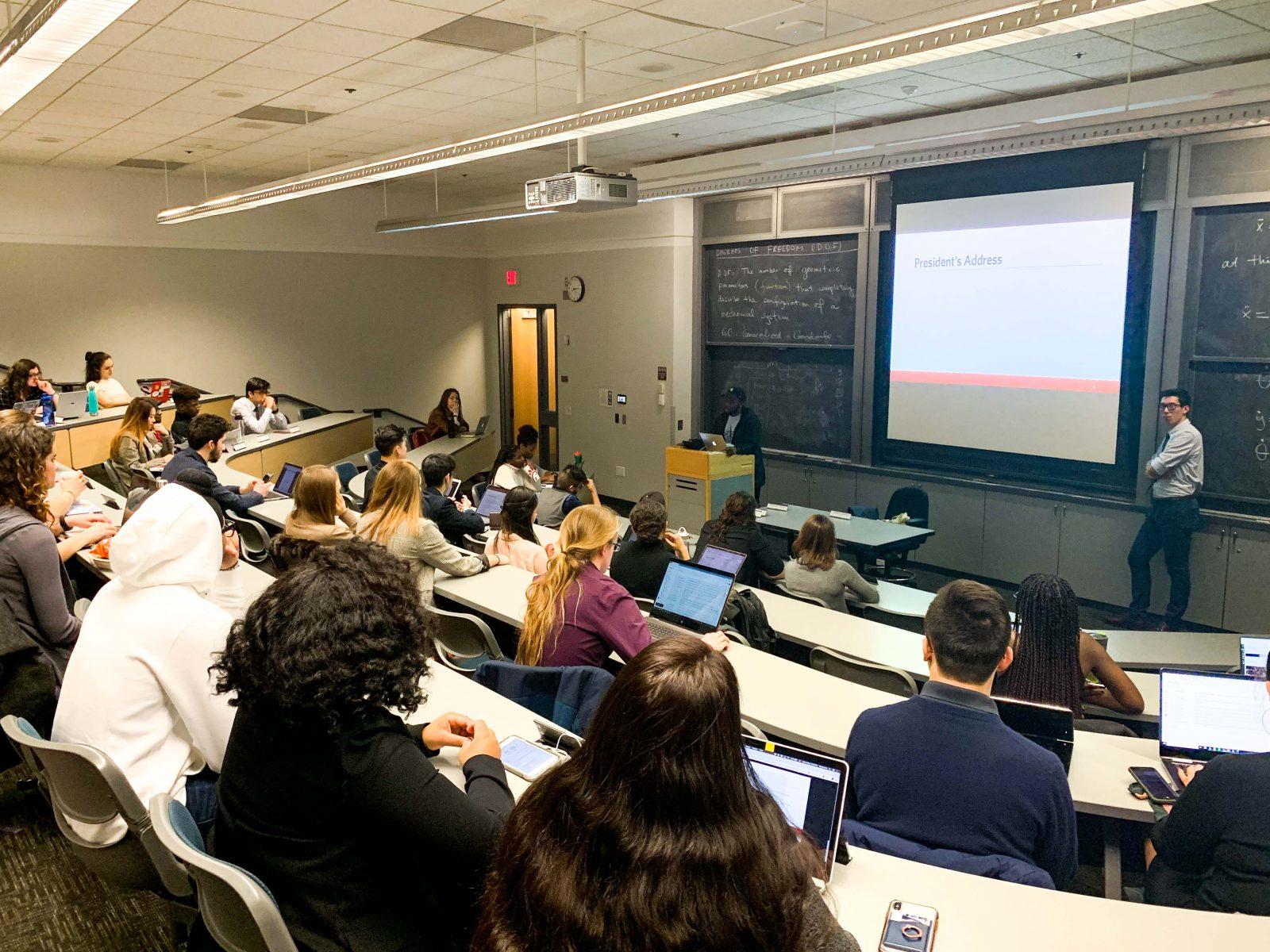 Boston University’s Student Government meets in the Photonics Center Monday. SOFIA SARIC/ DAILY FREE PRESS STAFF