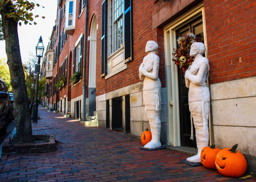 GALLERY Halloween decorations at Beacon Hill The Daily Free Press