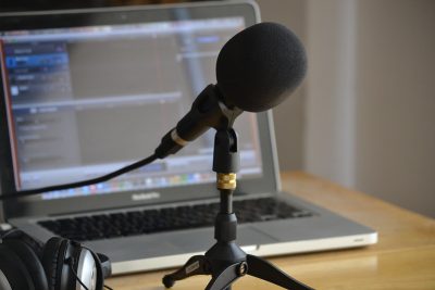 Microphone and computer