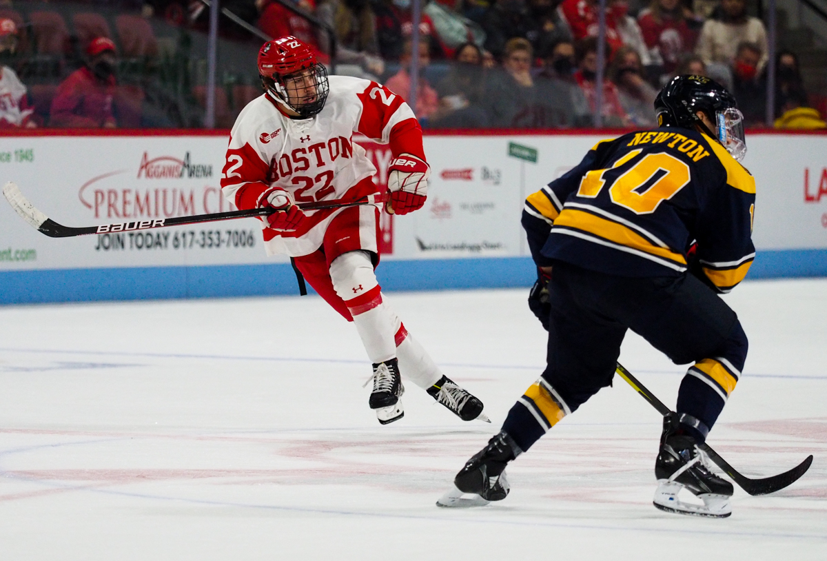 Men’s hockey takes first step forward in offensive shootout against ...