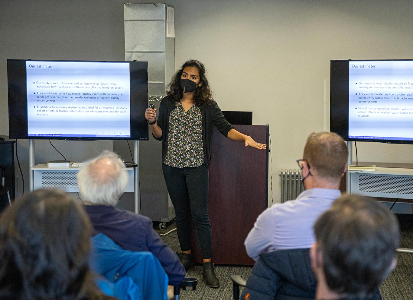 University of Illinois at Chicago associate professor of economics Javaeria Qureshi presented on teacher quality in relation to Baby Boomers, Generation X and Millennials in an event put on by Wheelock College of Education and Human Development Tuesday. VISHVA VENKATESAN/ DAILY FREE PRESS STAFF