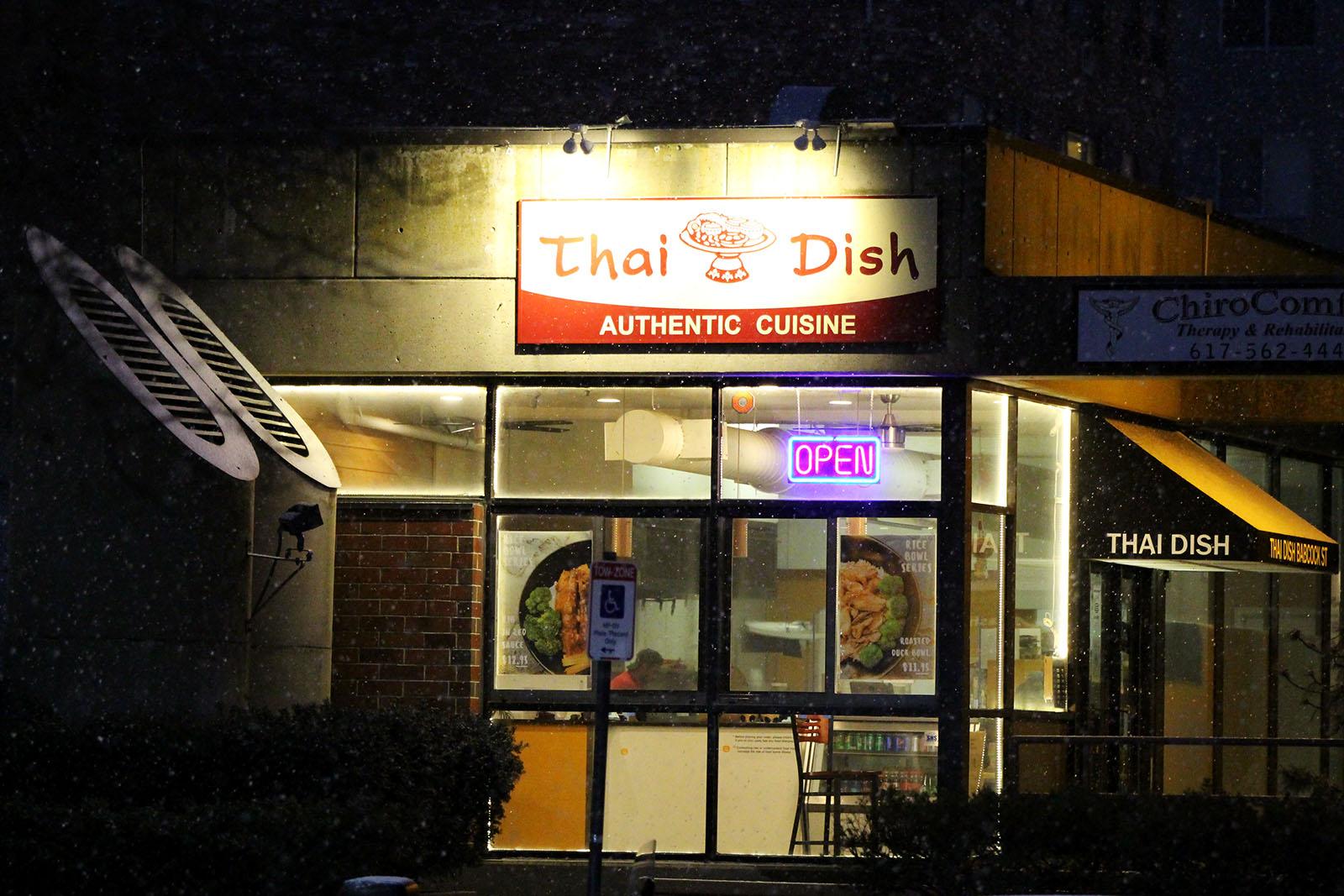 Massachusetts lifted an order Monday that required restaurants to close at 9:30 p.m., allowing establishments to resume their previous hours of operation. HANNAH YOSHINAGA/ DAILY FREE PRESS STAFF 