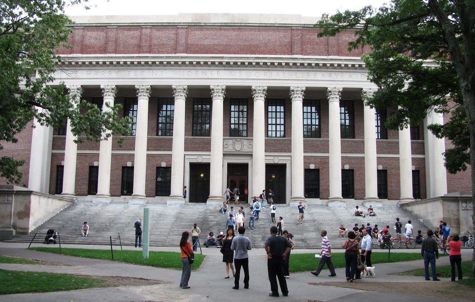 EDITORIAL: Harvard should not apologize for inviting Bannon