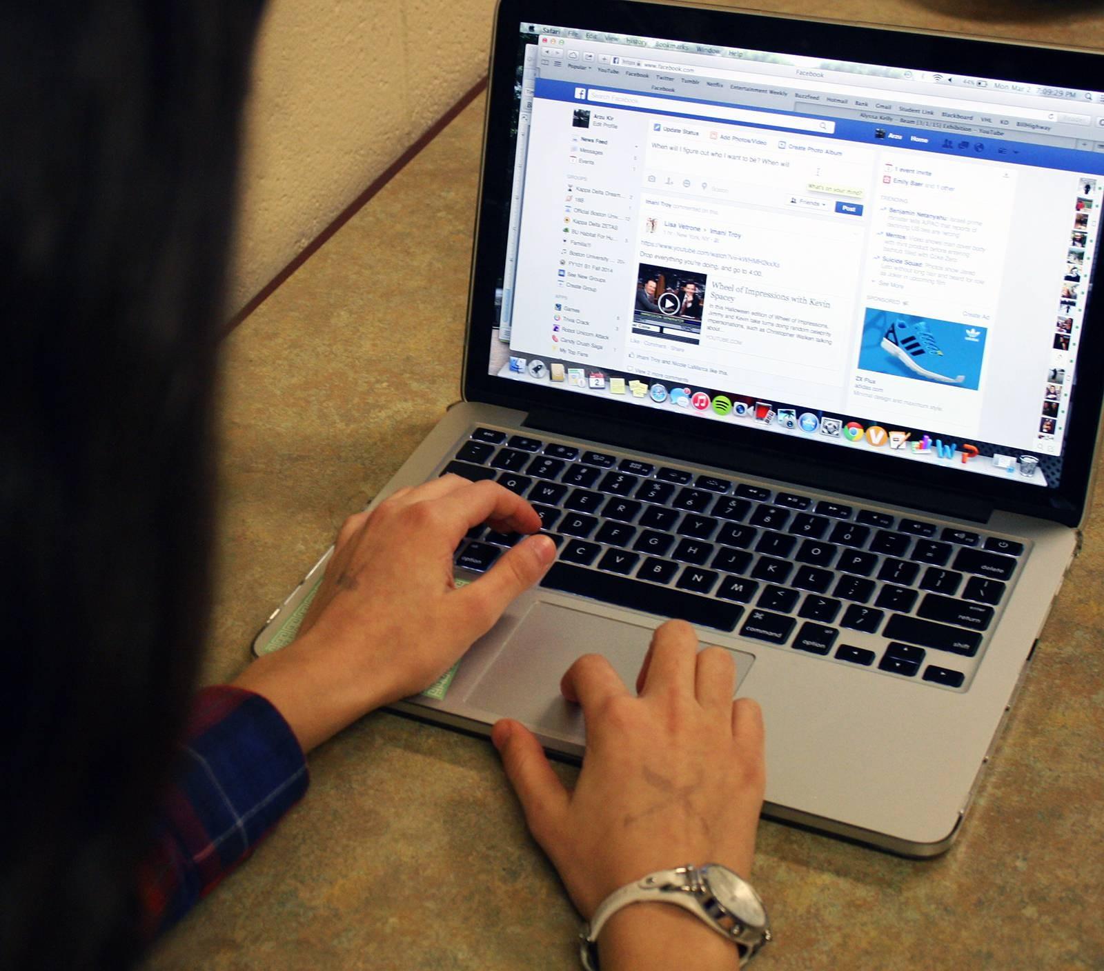 Facebook announced a new tool Wednesday that allows users to flag posts by friends that indicate the potential for self-harm. PHOTO ILLUSTRATION BY BETSEY GOLDWASSER/DAILY FREE PRESS STAFF