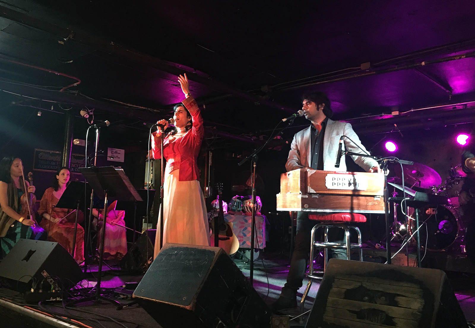 Falu performs at Middle East Restaurant and Nightclub for a concert benefitting the Desai Foundation. PHOTO BY ELISE TAKAHAMA/ DAILY FREE PRESS STAFF 
