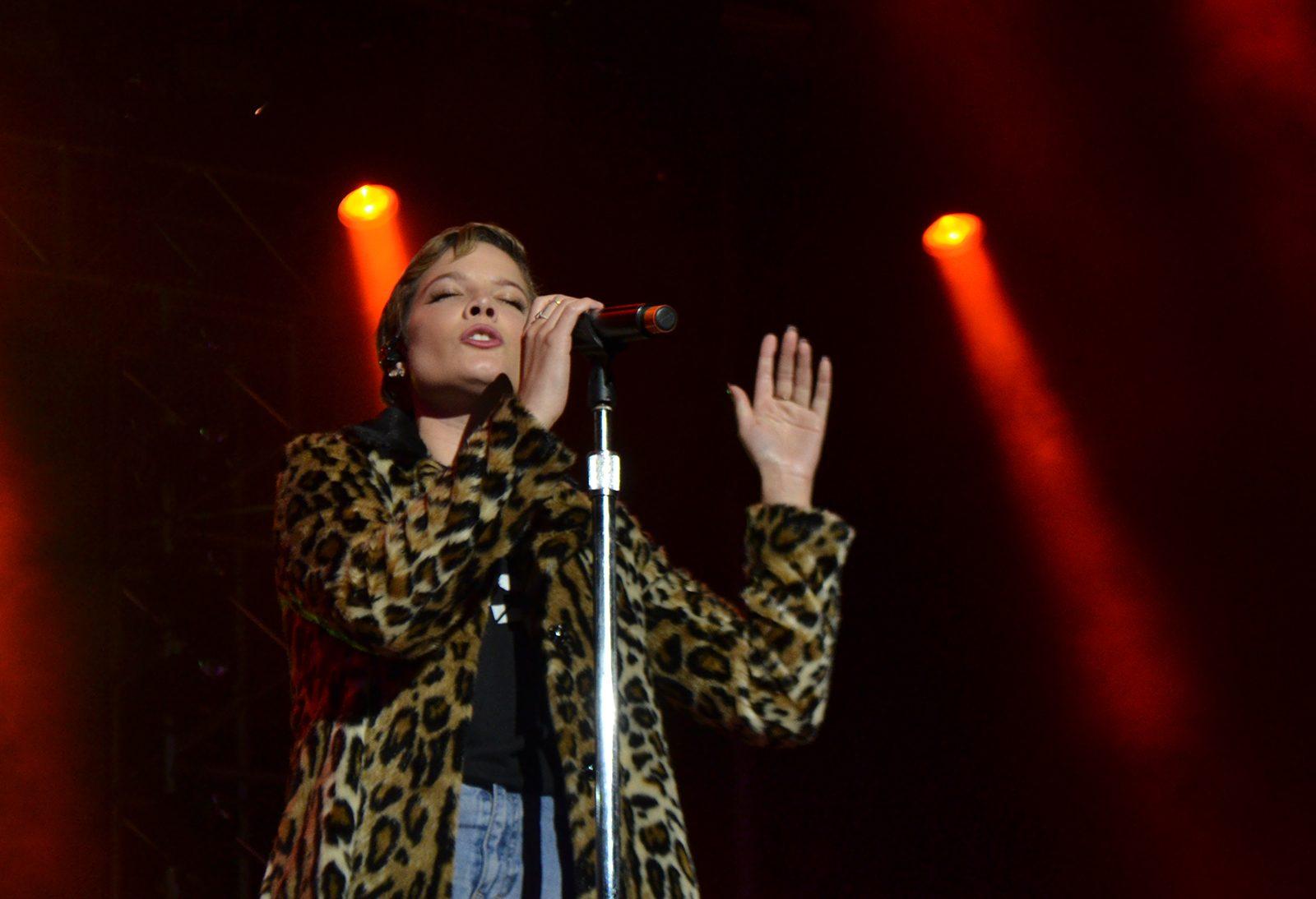 Halsey performs at the kickoff concert for the Forbes Under 30 Summit Sunday. PHOTO BY CHLOE GRINBERG/ DAILY FREE PRESS STAFF
