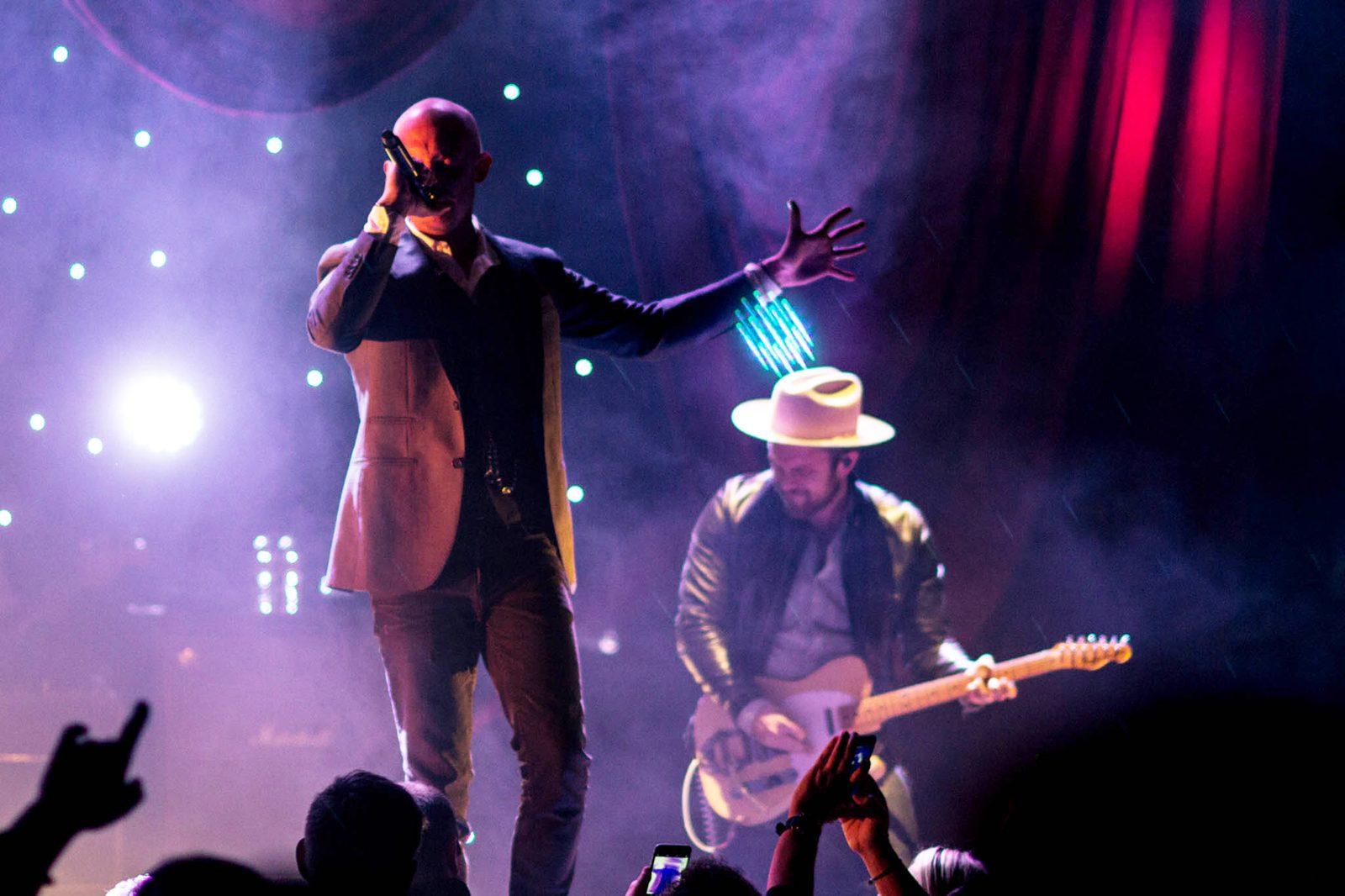 The Fray frontman Isaac Slade performs during the band’s show at the Orpheum Theatre Friday night. PHOTO BY ISABELLE NGUYEN-PHUOC/ DAILY FREE PRESS STAFF