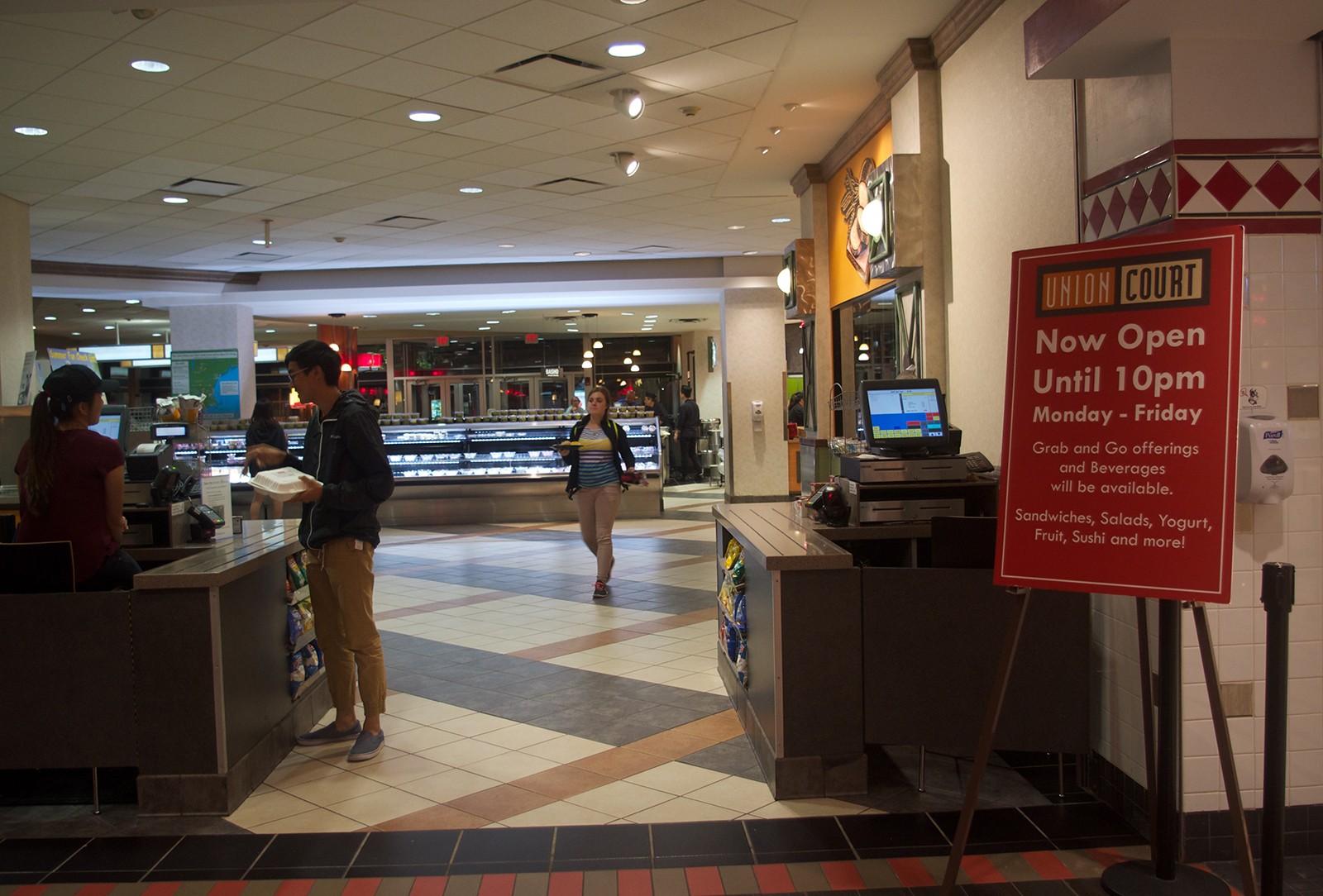 The George Sherman Union, along with the Fresh Food Company at Warren Towers, is now open to students until 10 p.m. PHOTO BY ADRIANNA DIAZ/ DAILY FREE PRESS STAFF