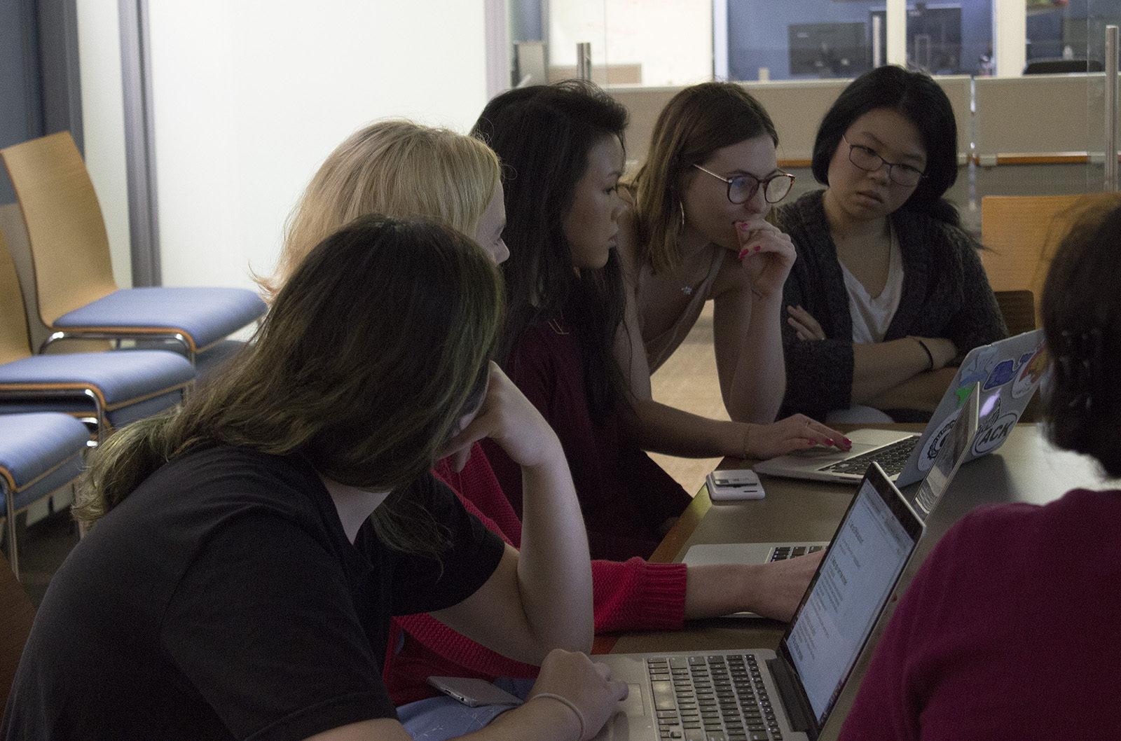 Girls Who Code BU teach interested students basic coding at their "Introduction to Web Development" Sunday afternoon. PHOTO BY JENNA MANTO/ DAILY FREE PRESS STAFF