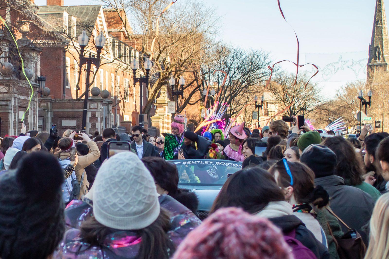 Fans crowd the street for a glimpse of Cynthia Erivo. HOLLY GUSTAVSEN/DFP PHOTOGRAPHER 
